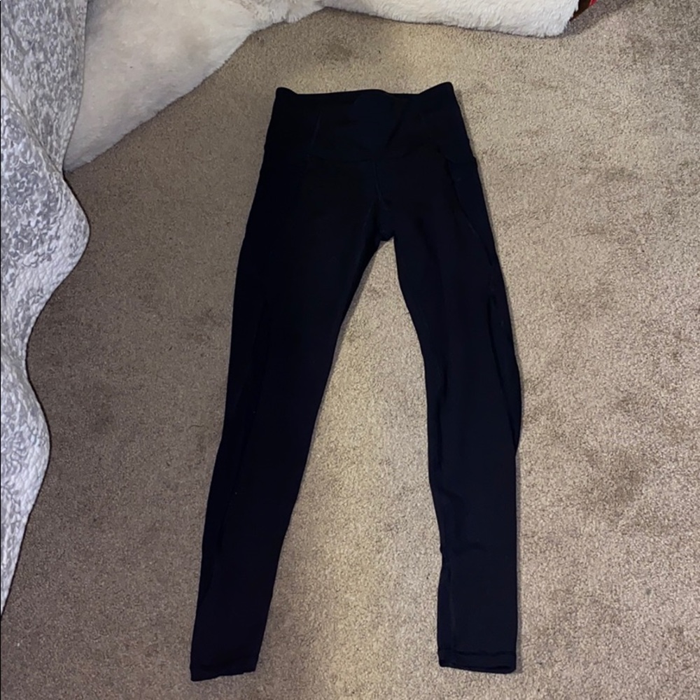 Black mesh and pocket legging